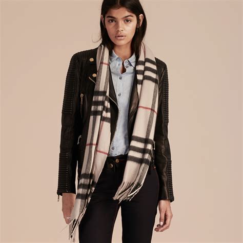 burberry echarpe soldes|Burberry scarves women's.